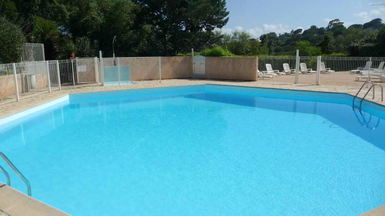 Appartement De 2 Chambres A Sainte Maxime A 500 M De La Plage Avec Vue Sur La Mer Piscine Partagee Et Terrasse Amenagee Sainte-Maxime Exterior photo